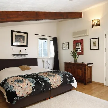 De Prestige Au Coeur D'un Quartier Residentiel ! * Calvi (Corsica)